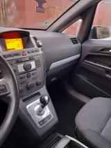 Opel Zafira 2007 mit Sieben Sitzplätze - Opel Zafira Gebrauchtwagen in Kiel