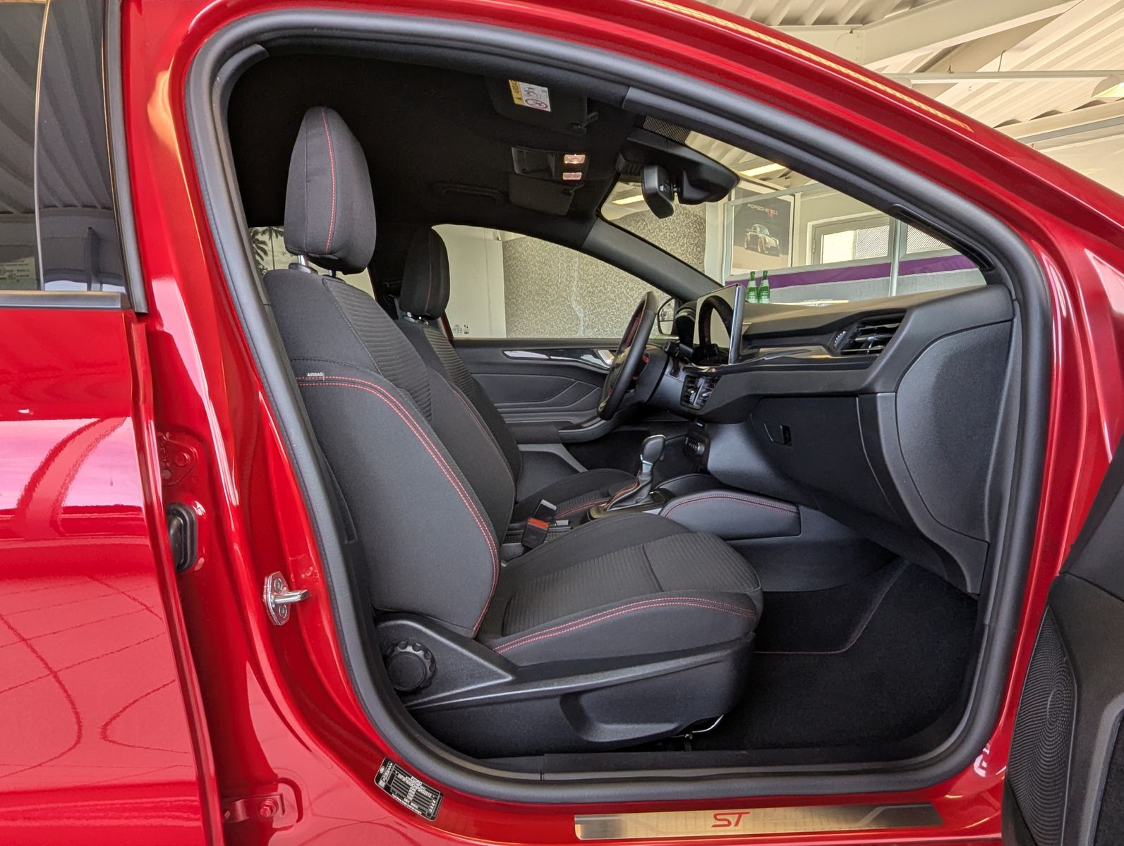 Fahrzeugabbildung Ford Focus 1.0 ST-Line X EB Matrix B&amp;O ACC Kamera 18"