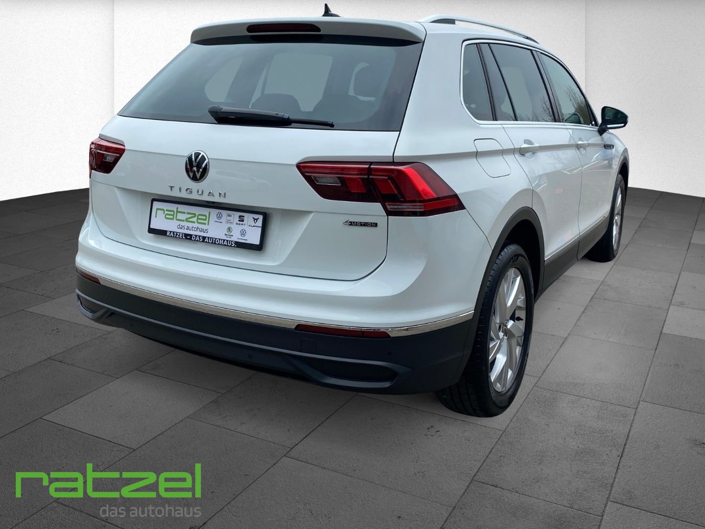 Fahrzeugabbildung Volkswagen Tiguan Life 2.0 TSI 4MOTION RFK Navi AHK LED ACC