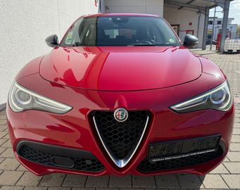 Alfa-Romeo Stelvio - 2