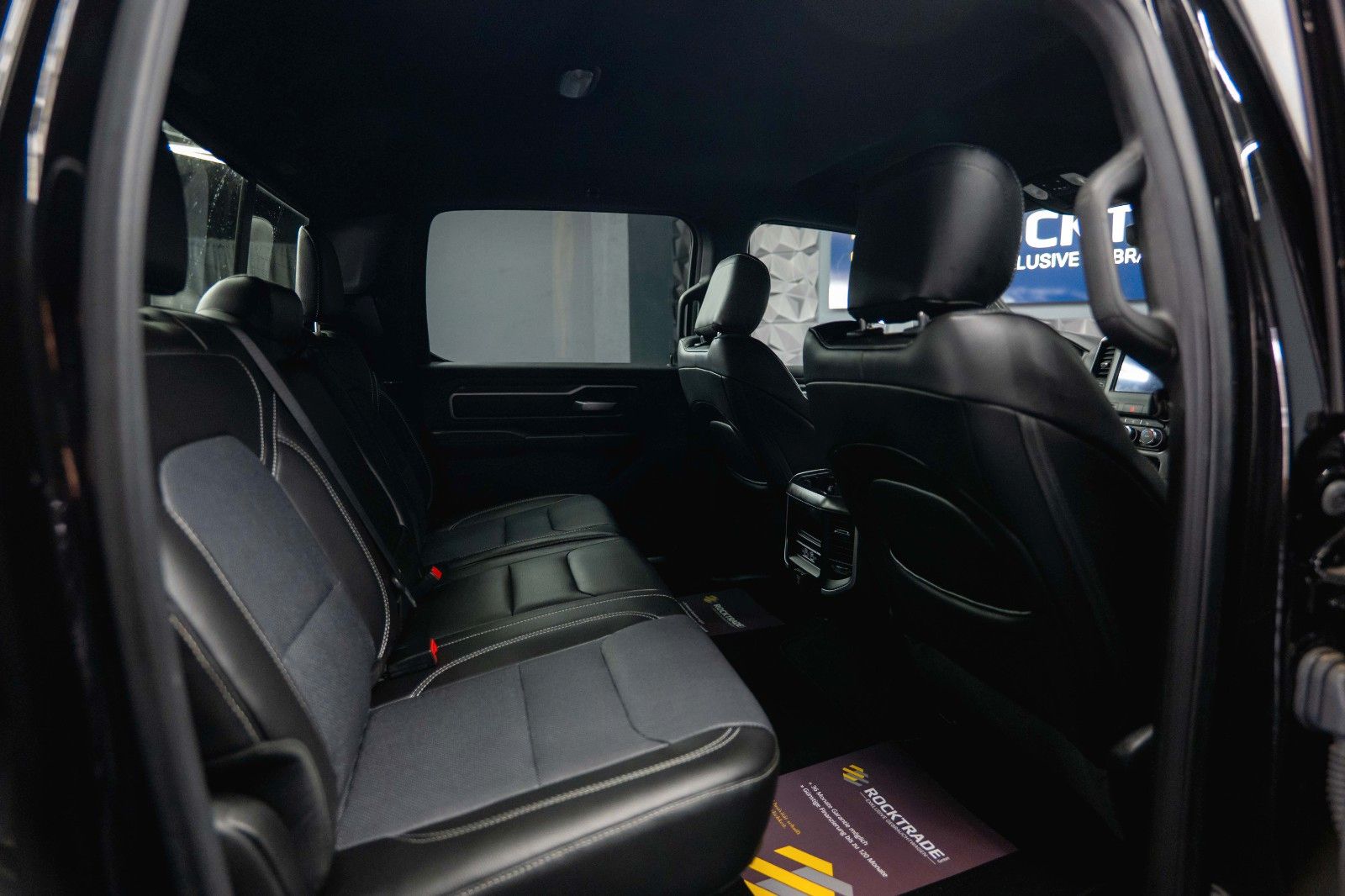 Fahrzeugabbildung Dodge RAM 5.7 V8 HEMI 4x4 OFFROAD BLACK EDITION *19%