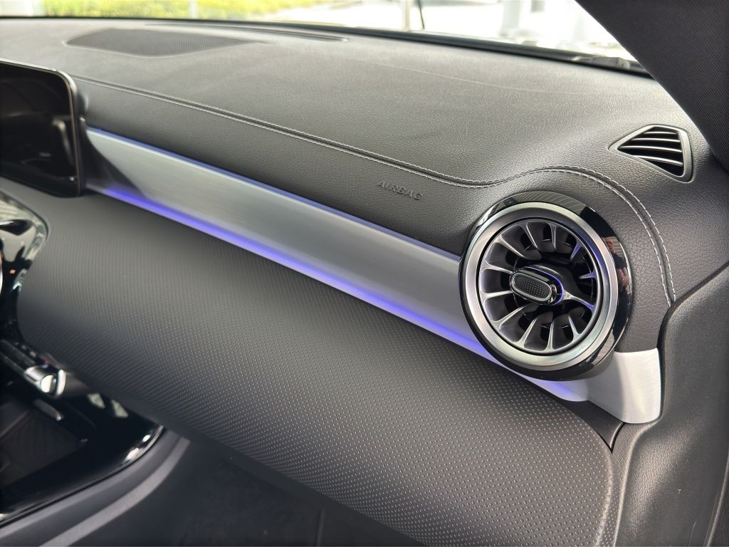 Fahrzeugabbildung Mercedes-Benz CLA 200 Special Edition AMG*Navi*DISTRON*PDC*RFK