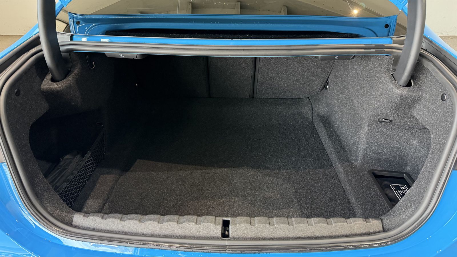 Fahrzeugeinzelansicht 13 Fahrzeugabbildung BMW M4 CS |M Carbon Schalensitze |HK Surround |M Dri