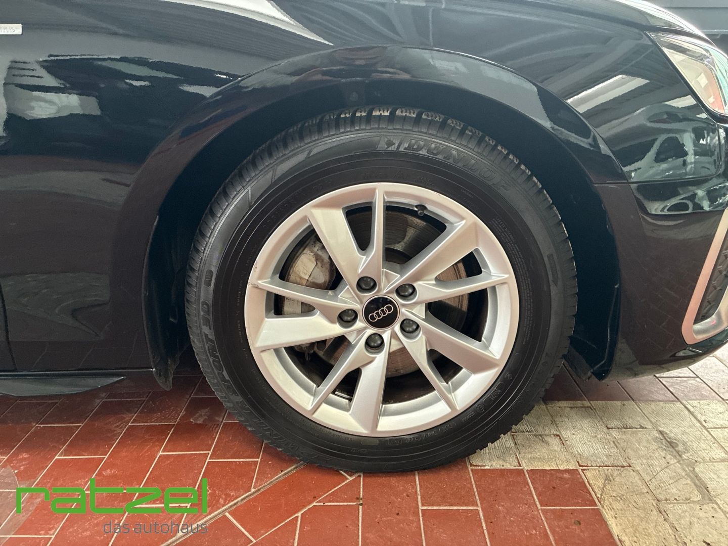 Fahrzeugabbildung Audi A4 40 Avant 2.0 TFSI S line Navi AHK LED ACC Vir