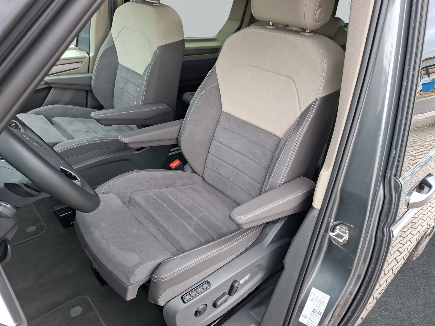 T7 Multivan 1.5 eHybrid DSG 4MOTION KÜ Style *AH