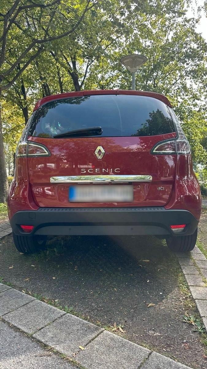 Renault Scenic 2012 — interior
