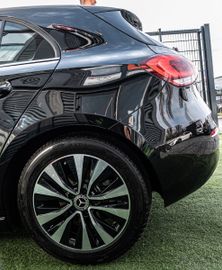 Fahrzeugabbildung Mercedes-Benz A180 7G-DCT KEYLESS|VIRTUALCOCKPIT|SPURH.|AMBIEN