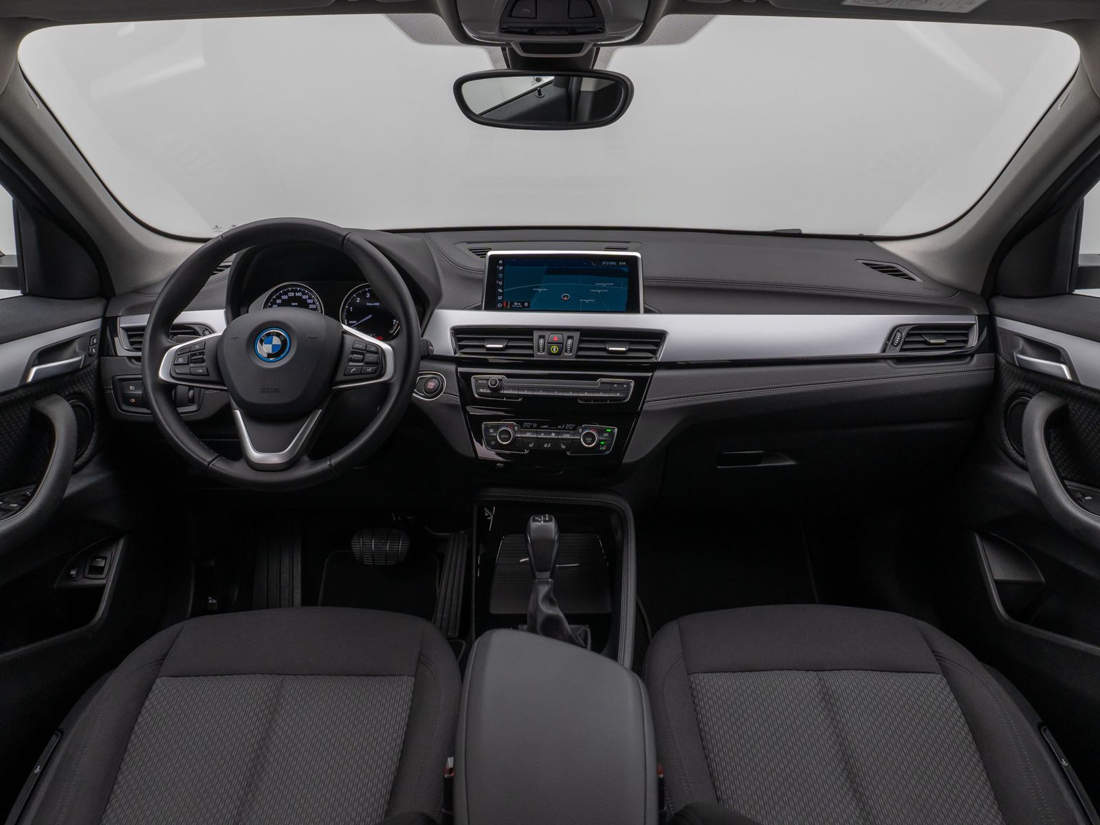 Fahrzeugabbildung BMW X2 xD25e DAB Navi Parkassist Geschwindigkeitsreg