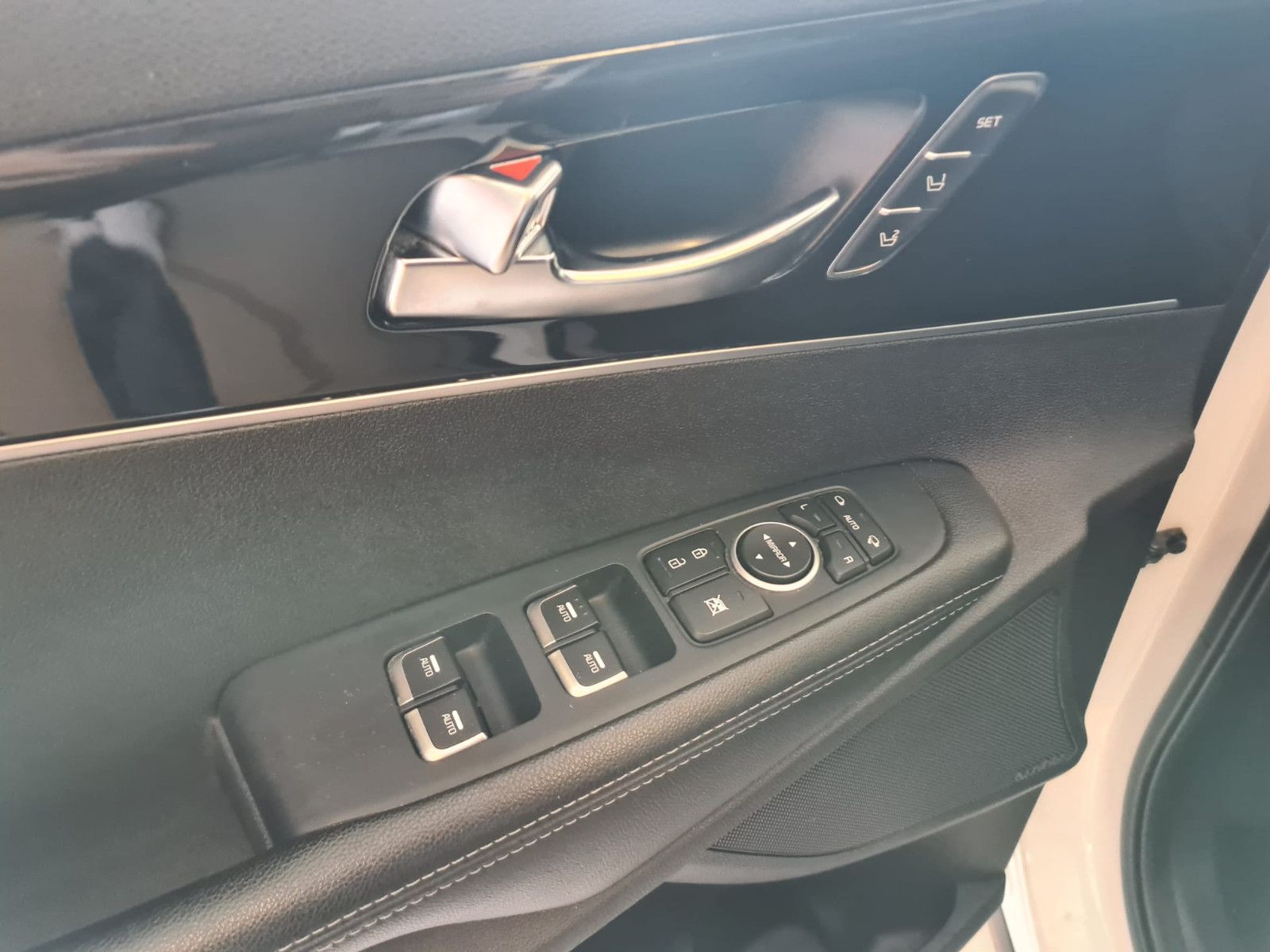 Fahrzeugabbildung Kia Sorento Platinum Edition 4WD / PANO / BELÜFTUNG