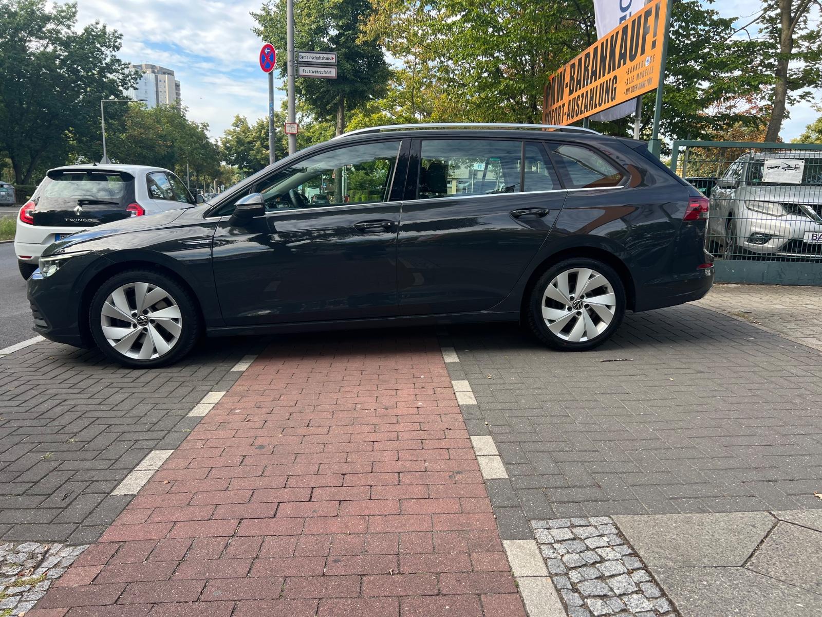Volkswagen Golf VIII Variant Style,Autom.,Navi,Alcantra,