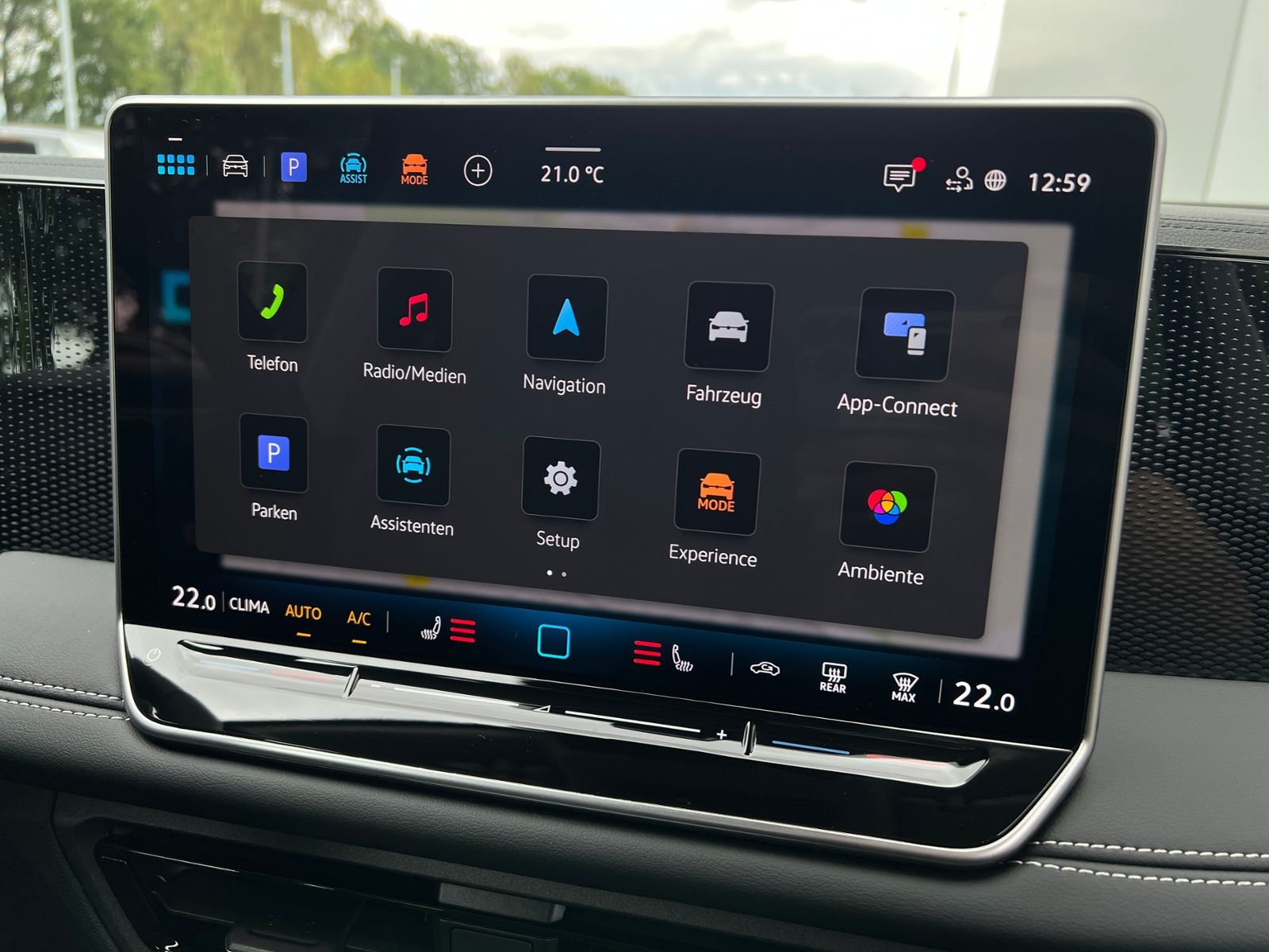 Fahrzeugabbildung Volkswagen Tiguan  ENERGY 2.0 TDI DSG *AHK, Navi, Ganzjahre