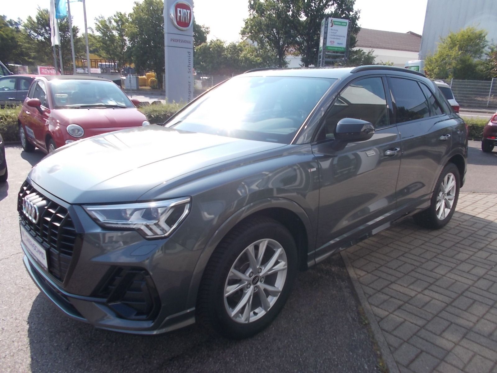 Fahrzeugabbildung Audi Q3 S-line 35 1.5 TFSI (150 PS) S-tronic