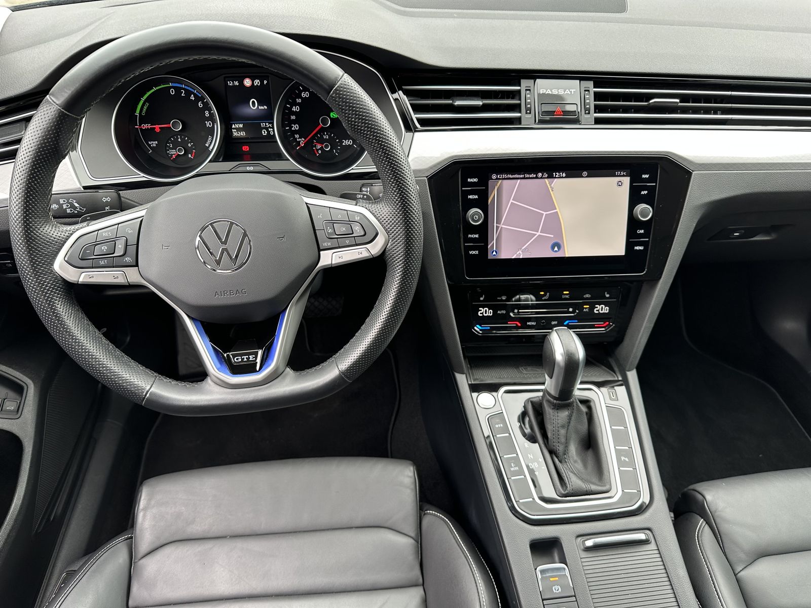 Fahrzeugabbildung Volkswagen Passat Variant 1.4 TSI DSG GTE NAV+LED+ACC+LEDER