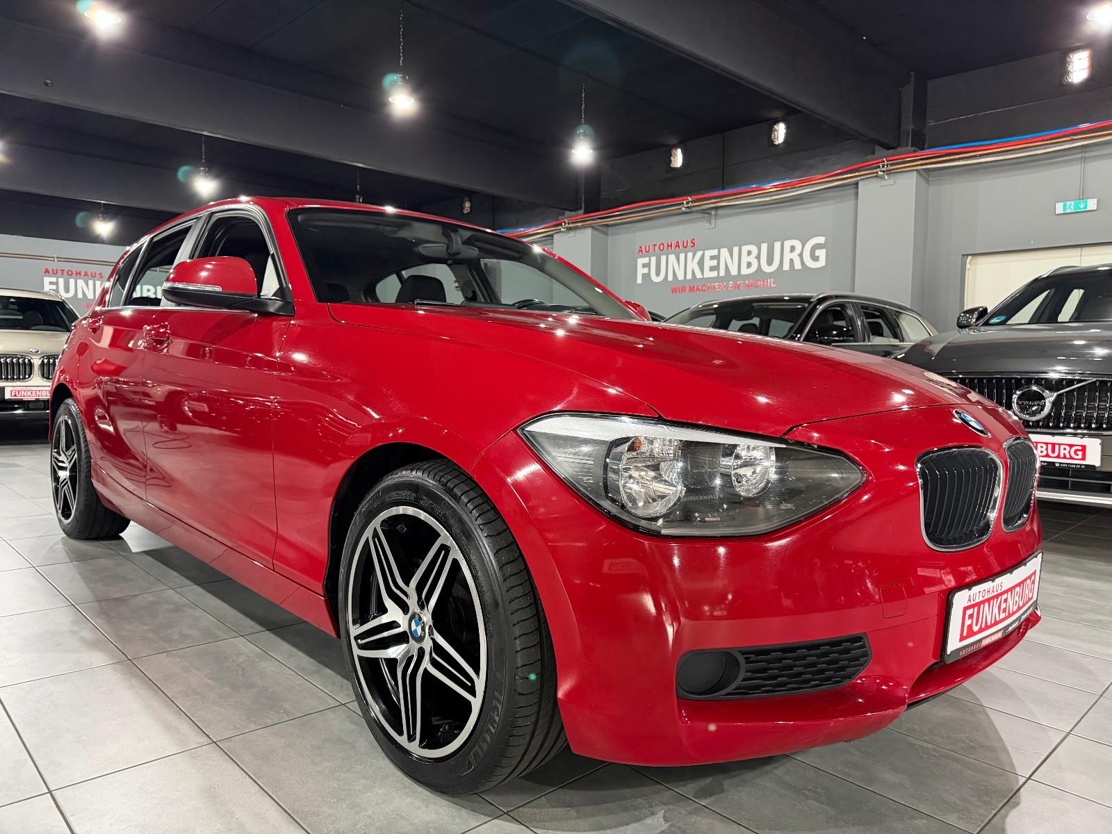 BMW 116 d Lim. AUT/NAVI/AHK/PDC/SHZ