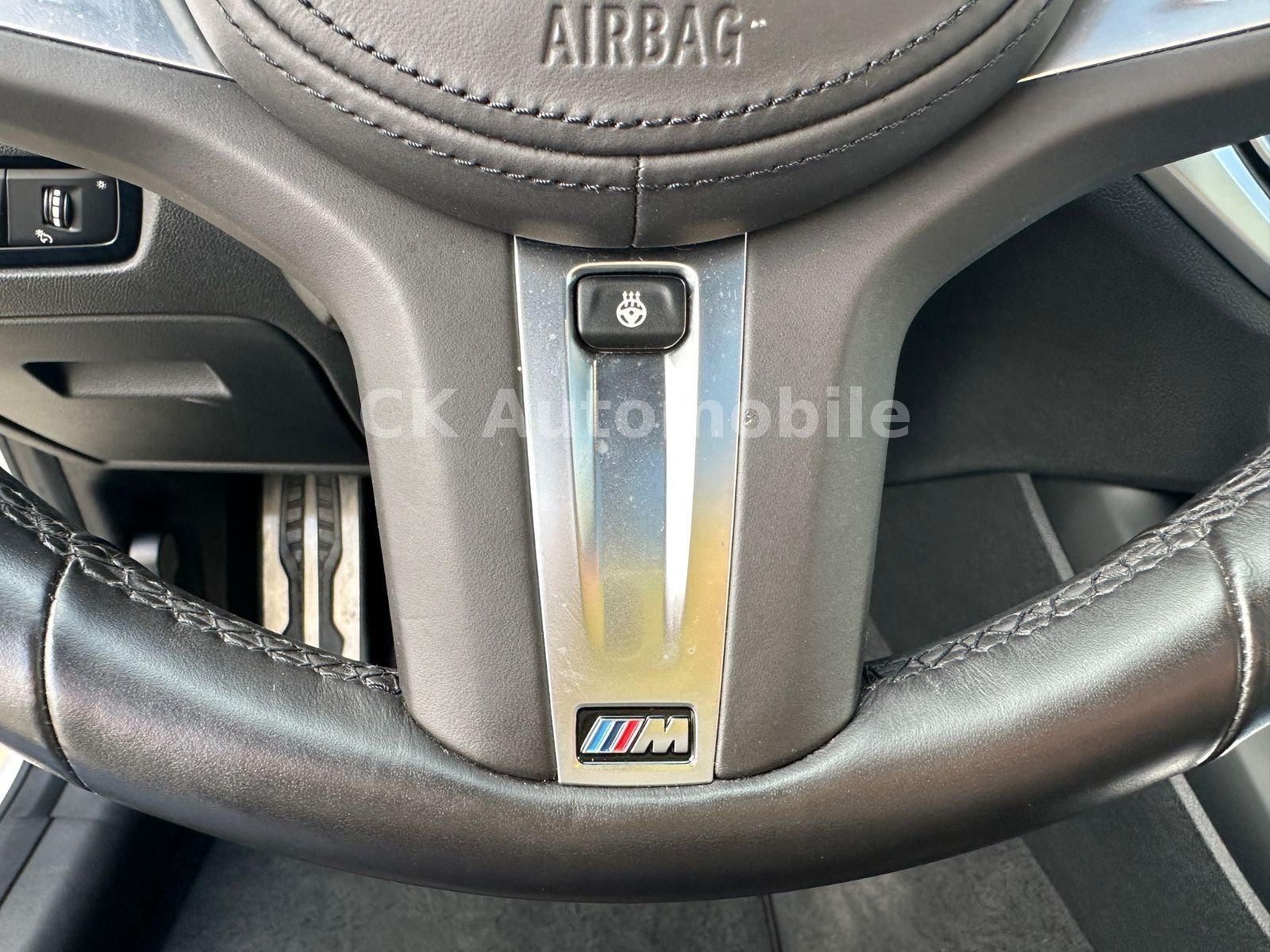 Fahrzeugabbildung BMW M340i Touring xDrive/Navi/HeadUP/Pano/360°