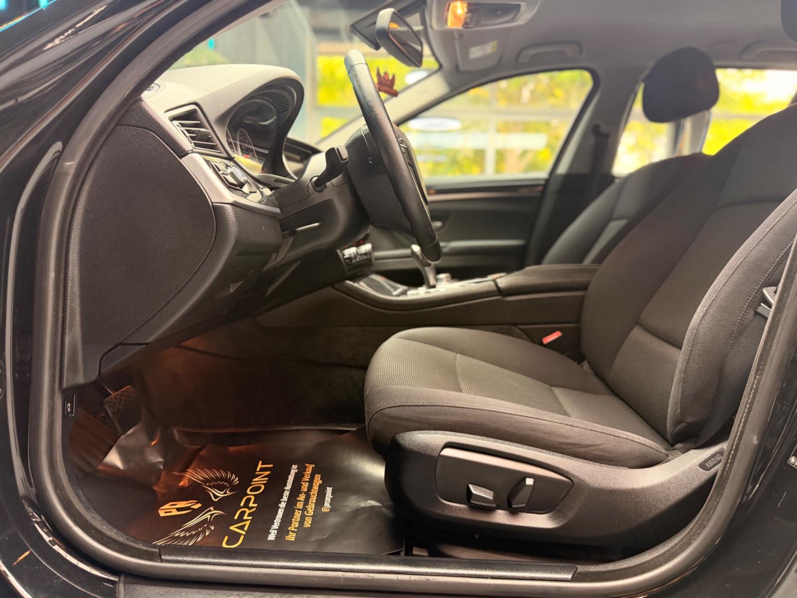 BMW 520i  Touring Bi-Xenon/AHK/Navi/BT/SHZ/PDC