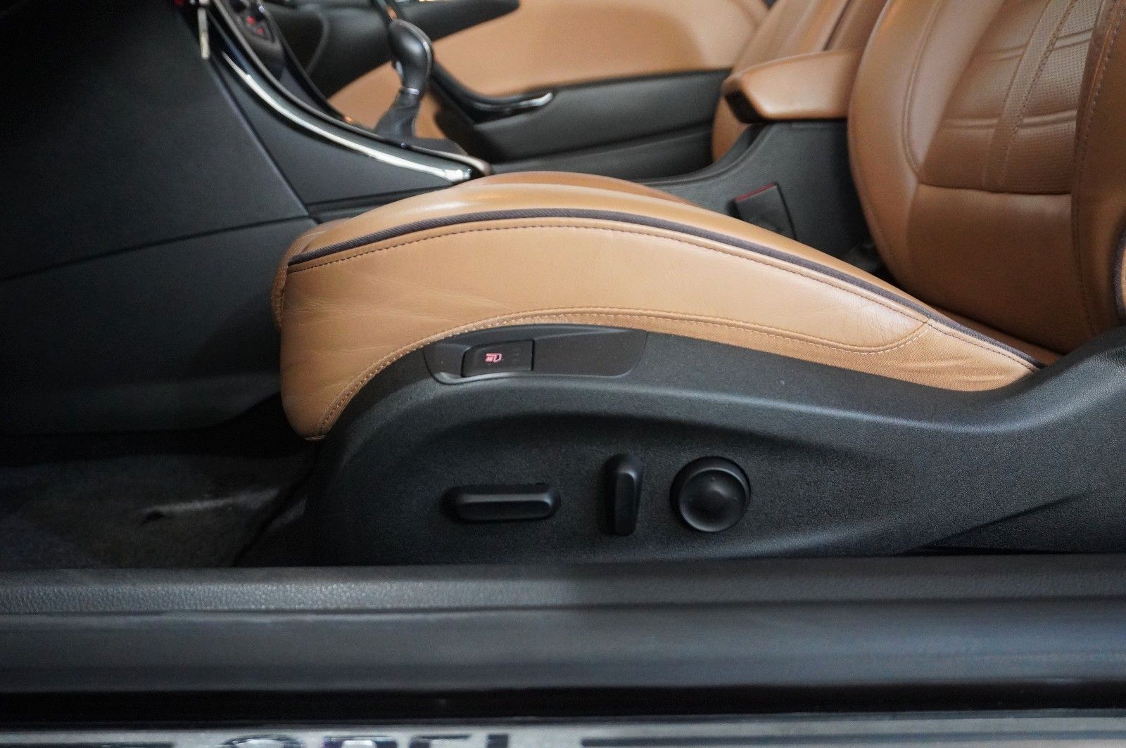 Fahrzeugabbildung Opel Cascada 2.0D ACTICE NAVI/LED/KAMERA/SPORT/SHZ