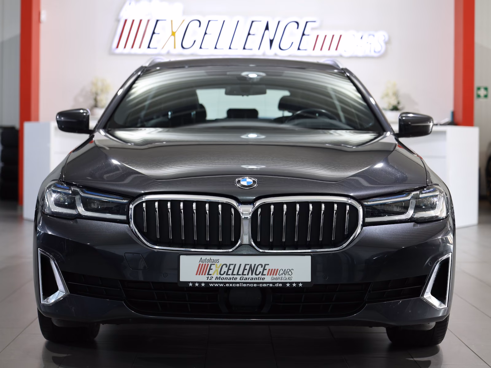 BMW 520d Touring xDrive LUXURY / LASER / PANORAMA