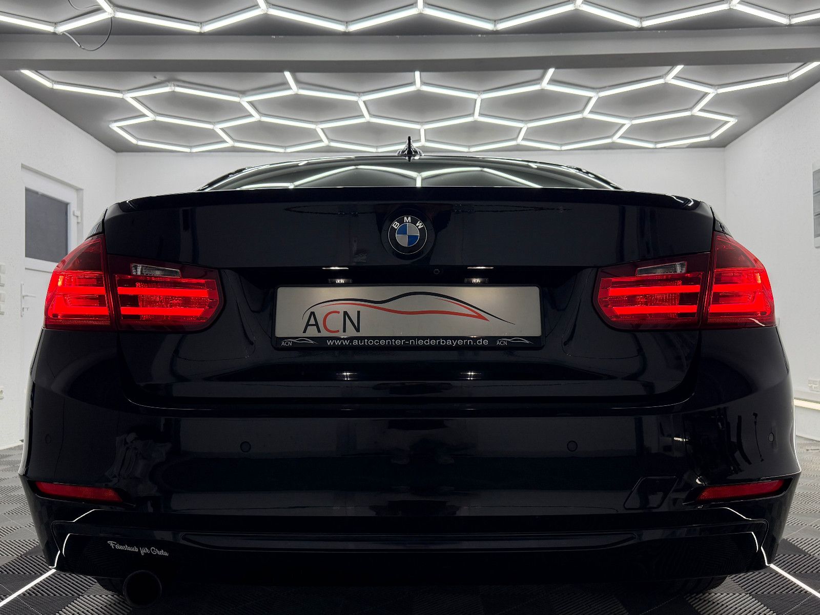 Fahrzeugabbildung BMW 320 d Lim. SPORT LINE/XENON/KAMERA/PDC/KLIMA