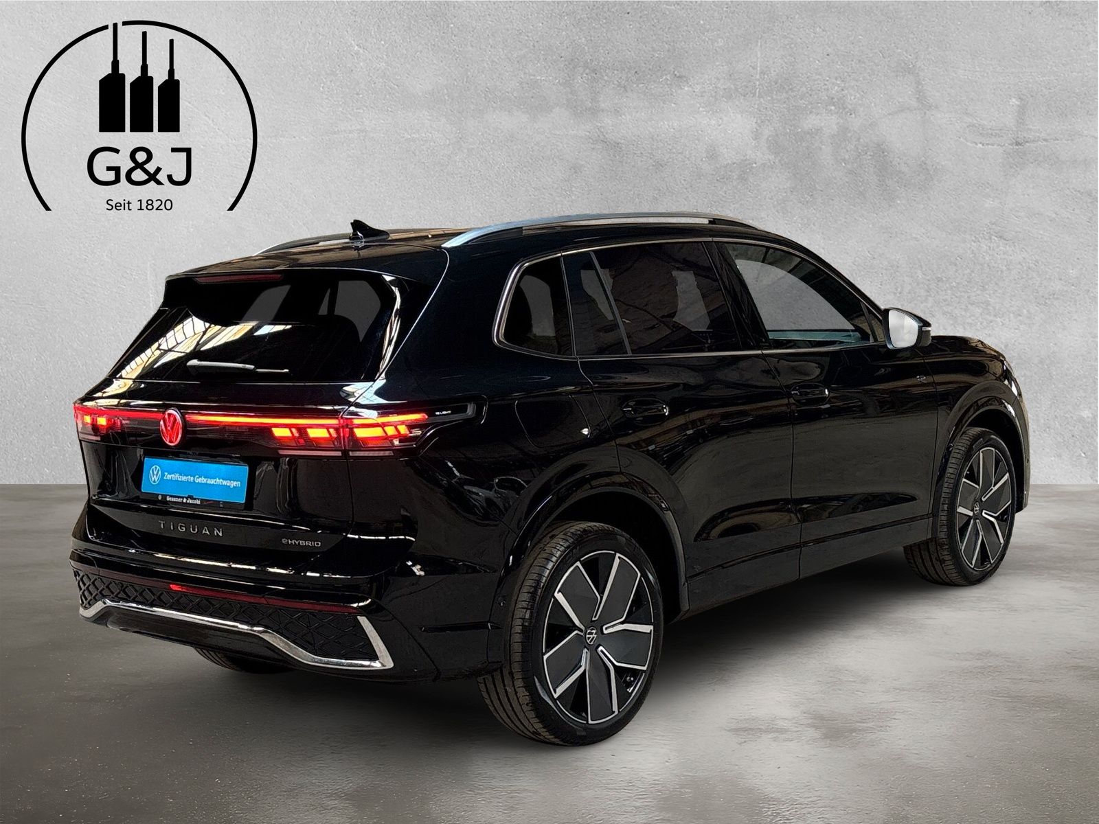 Fahrzeugabbildung Volkswagen Tiguan R-Line 1.5 TSI eHybrid DSG AHK App-Connec