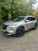 Nissan X-Trail 1.5 VC-T e-4ORCE TEKNA BF-Goodrich Räder - mit Benzin-Antrieb: Beige, Vollleder, Head-Up Display