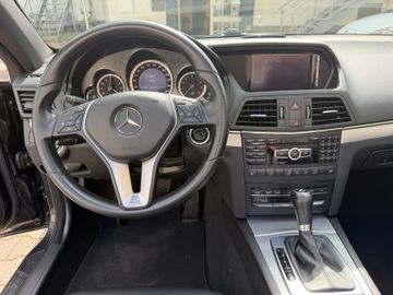 Mercedes E 200 - 11