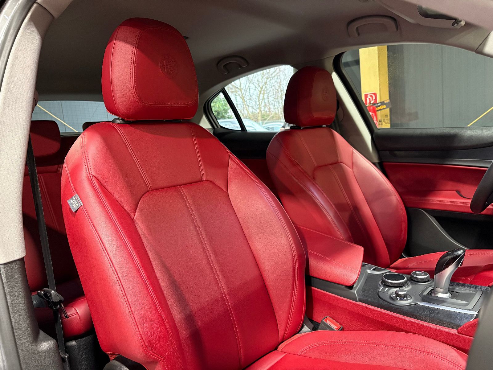 Fahrzeugabbildung Alfa Romeo Stelvio Super Q4/BI-XENON/PDC/AUTOMATIK/SPURHALT