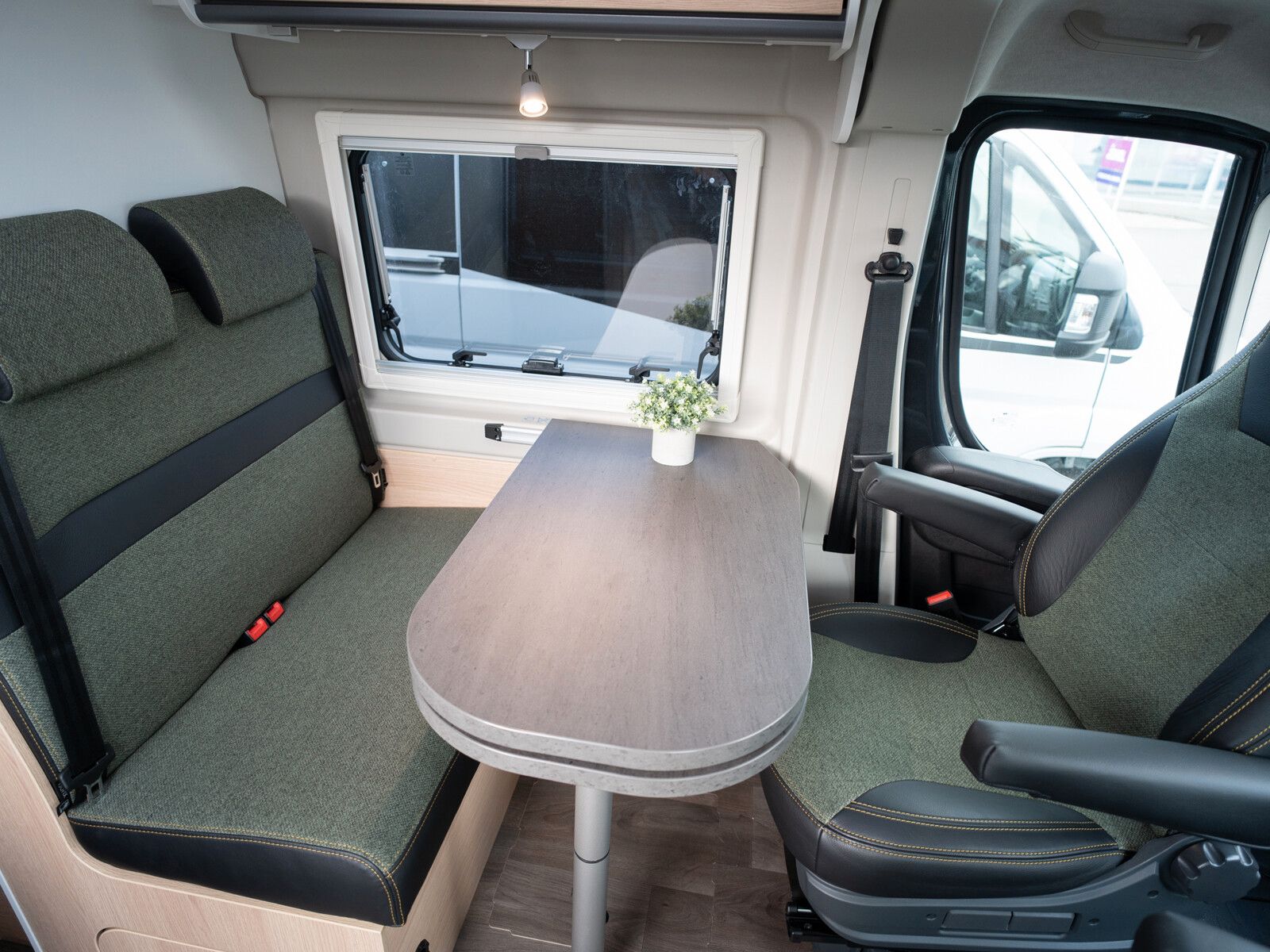 Fahrzeugabbildung Sunlight Cliff XX 600 RT Aufstelldach, Dieselheizung uvm.