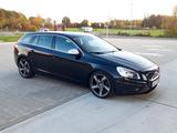 Volvo V60 D3 RDesign / AHK / R-Design
