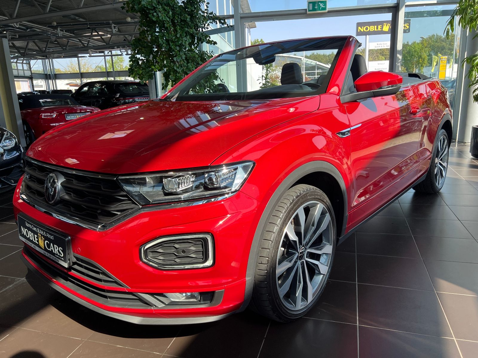 Fahrzeugabbildung Volkswagen T-Roc Cabriolet R-Line AHK ACC LED NAV SHZ 19"