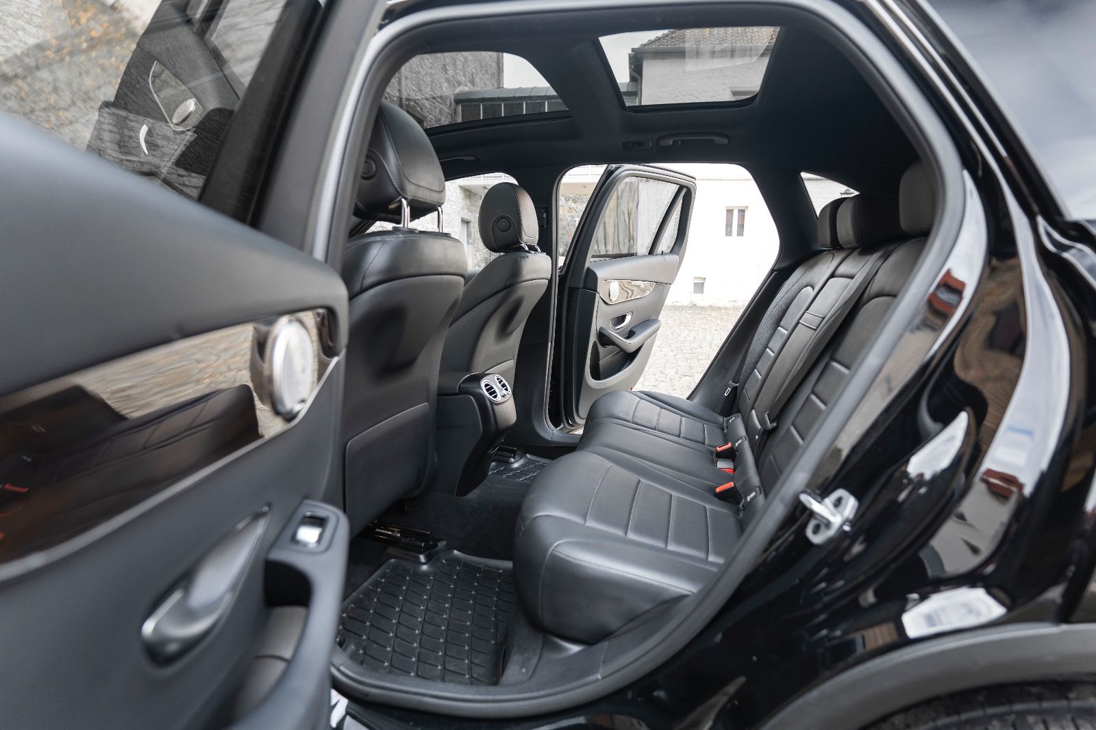 Fahrzeugabbildung Mercedes-Benz GLC 300 4Matic 360° LED TOTW PANO