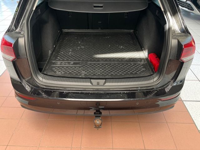 Fahrzeugabbildung Volkswagen Golf Variant 2.0 TDI DSG LIFE GJR ACC NAVI AHK