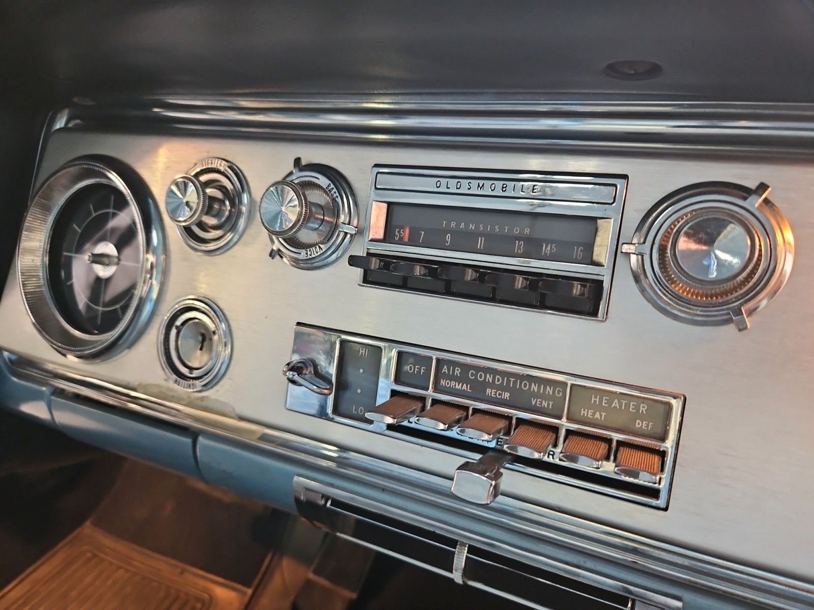 Fahrzeugabbildung Oldsmobile Delta 88 4-door Hardtop H-Kennzeichen