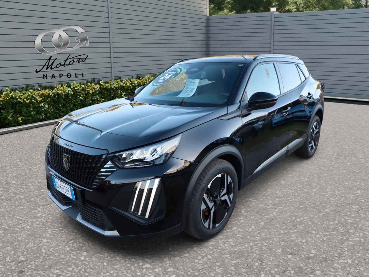 Peugeot New 2008 1.2cc Benzina 100cv S&S ALLURE