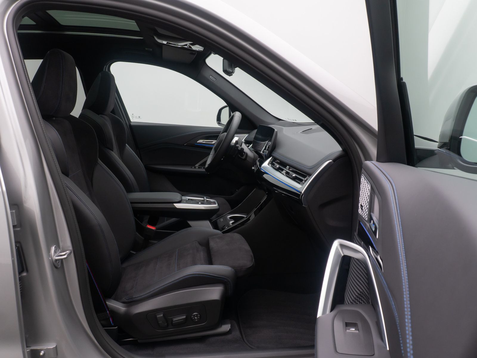 Fahrzeugabbildung BMW X1 xD30e MSport 360&deg;H/K Panorama AHK HUD DAB 19"