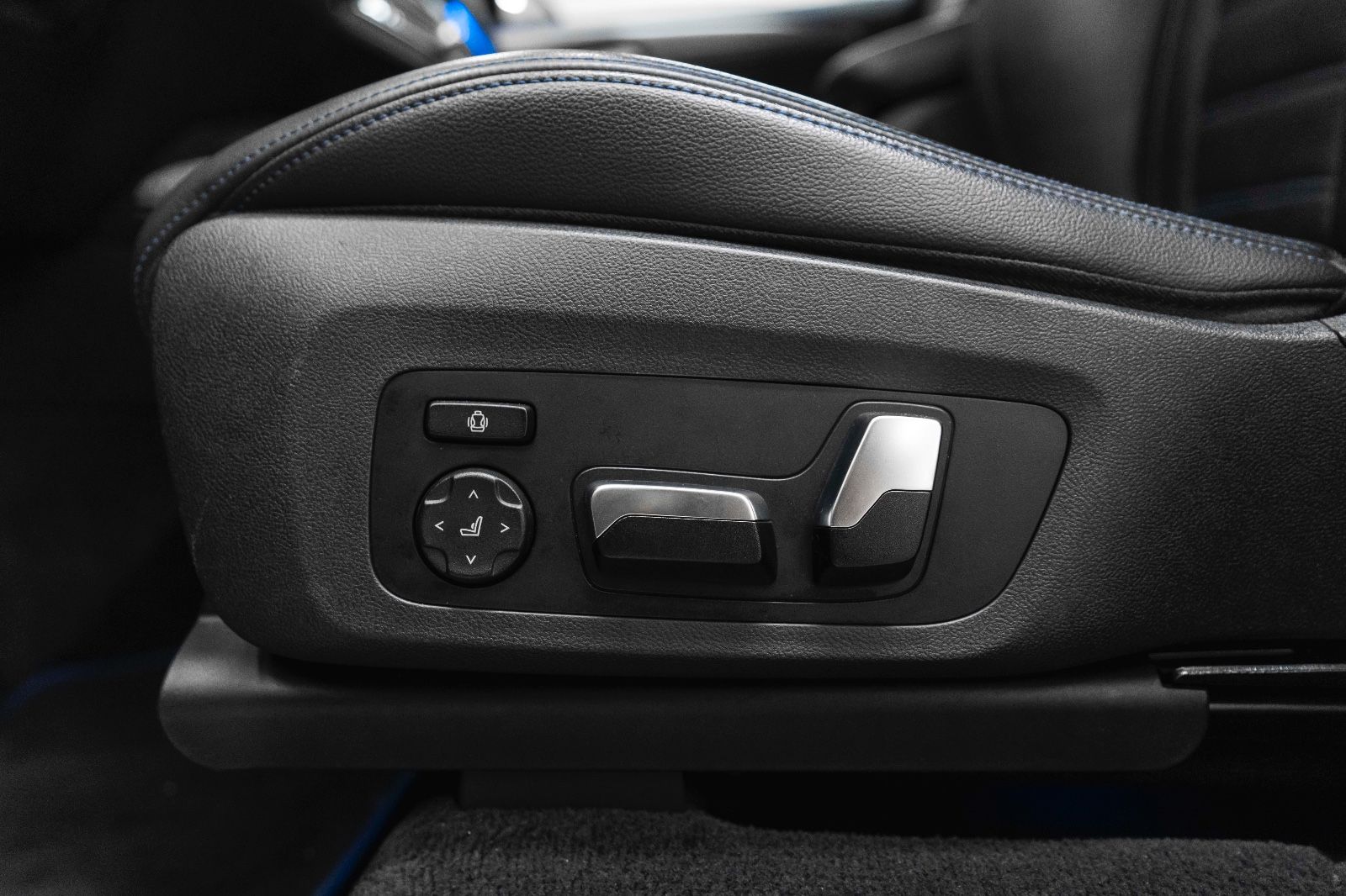 Fahrzeugabbildung BMW X3 Sdrive18D M-SPORT KAM NAV LED RDK LEDER TEMPO