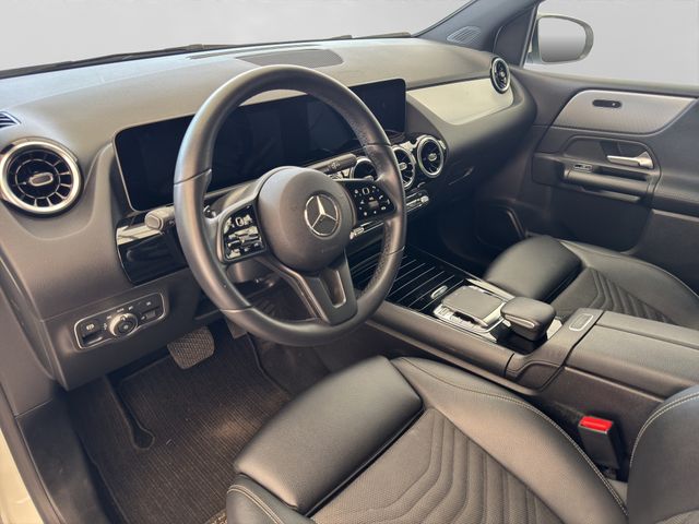 Fahrzeugabbildung Mercedes-Benz B 180 Automatik+LED+Kamera+Navi+AHK+Spur