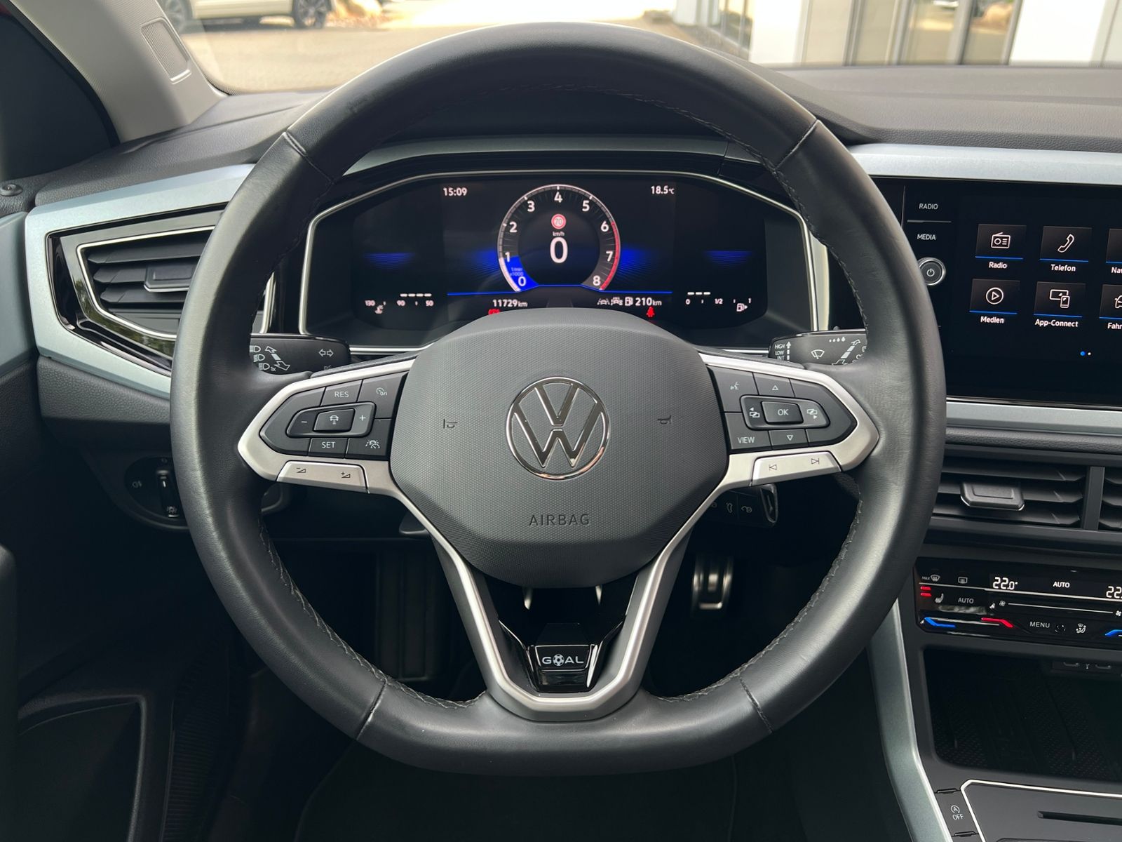 Fahrzeugabbildung Volkswagen Taigo Goal 1,0 l TSI *AHK,LED,ACC,R2D,Kamera,16'