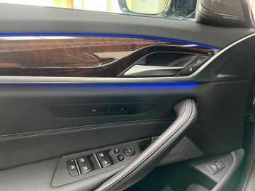Fahrzeugabbildung BMW 540d xD Sport Line Kamera Memory H/K NaviPro DAB
