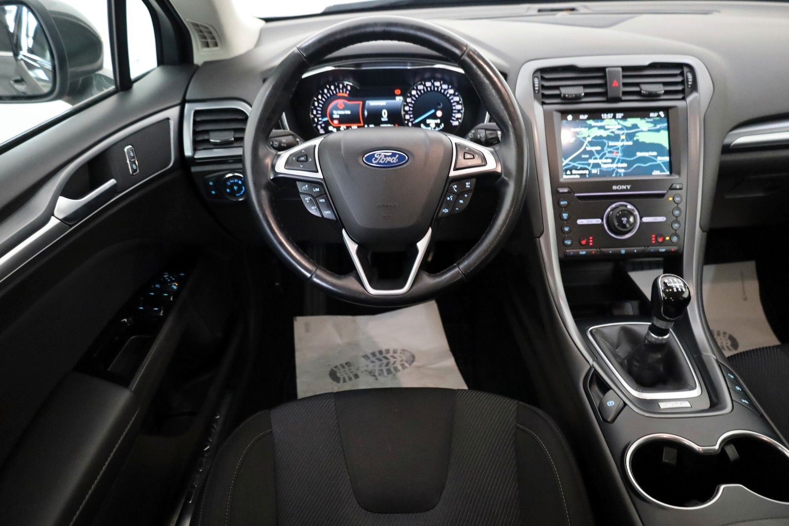 Fahrzeugabbildung Ford Mondeo Turnier Titanium Navi,SH,PDC,AHK,SR+WR