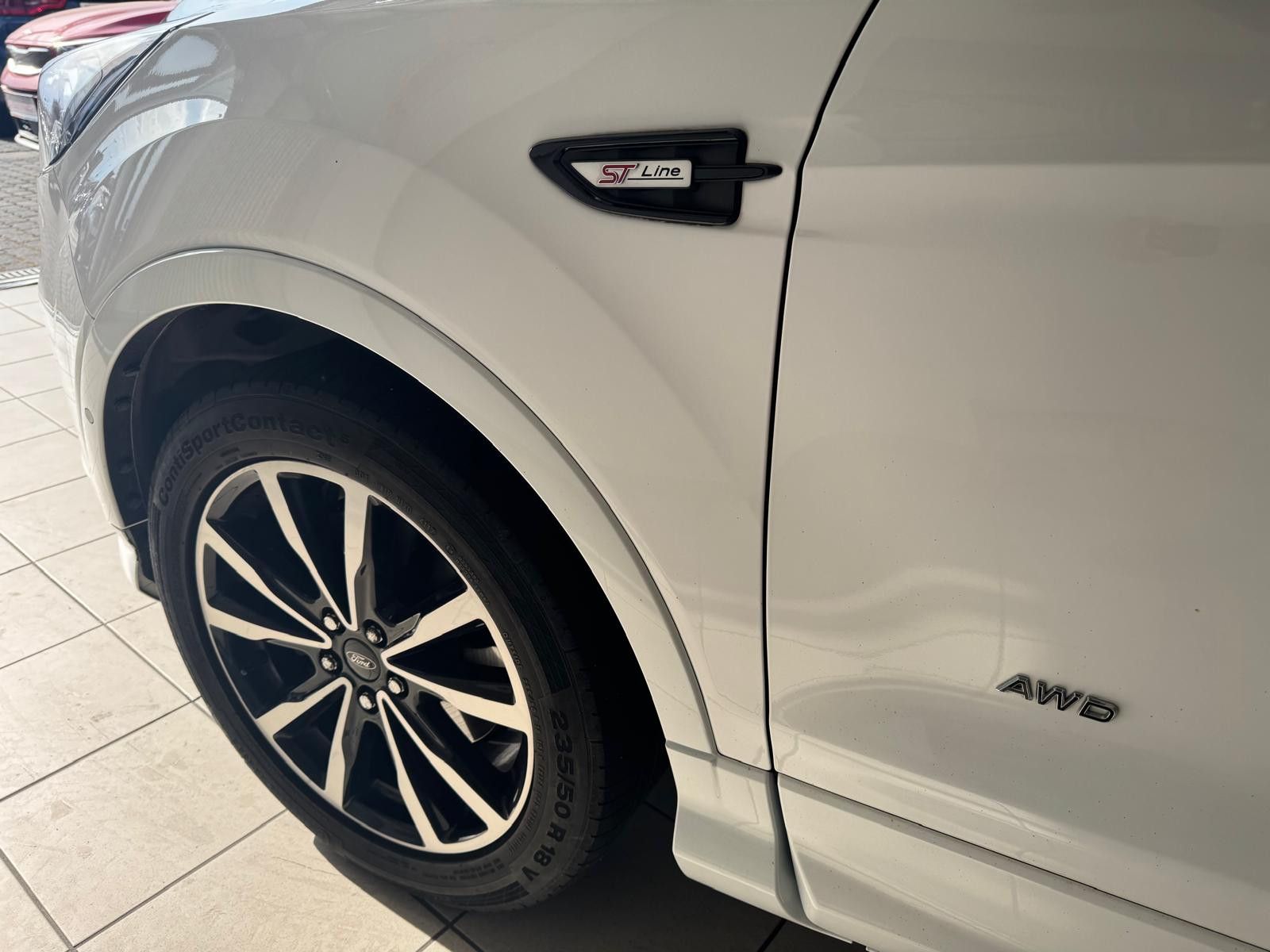 Fahrzeugabbildung Ford Kuga ST-Line / AHK/NAVI/KLIMA/8.FACH BEREIFT