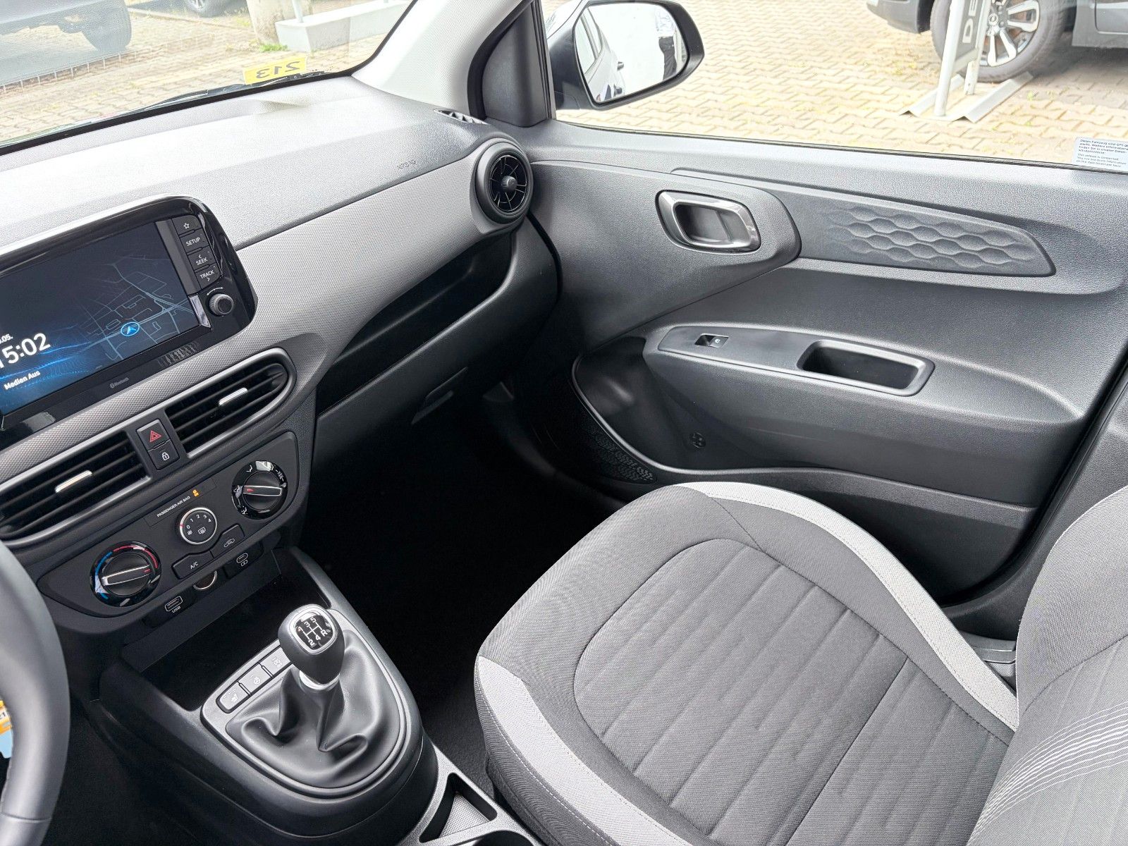 Fahrzeugabbildung Hyundai i10 Trend MY25 63PS Navi/SHZ/Allwetter!