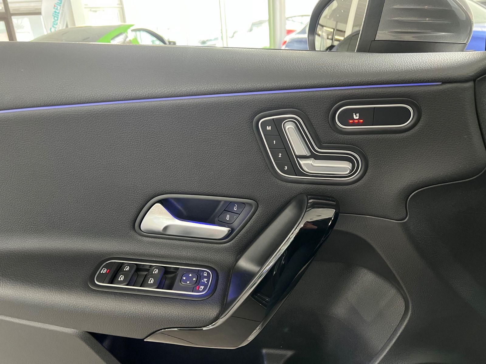 Fahrzeugabbildung Mercedes-Benz A 250 *AMBIENTE-BELEUCHTUNG*MEMORY-SITZE*