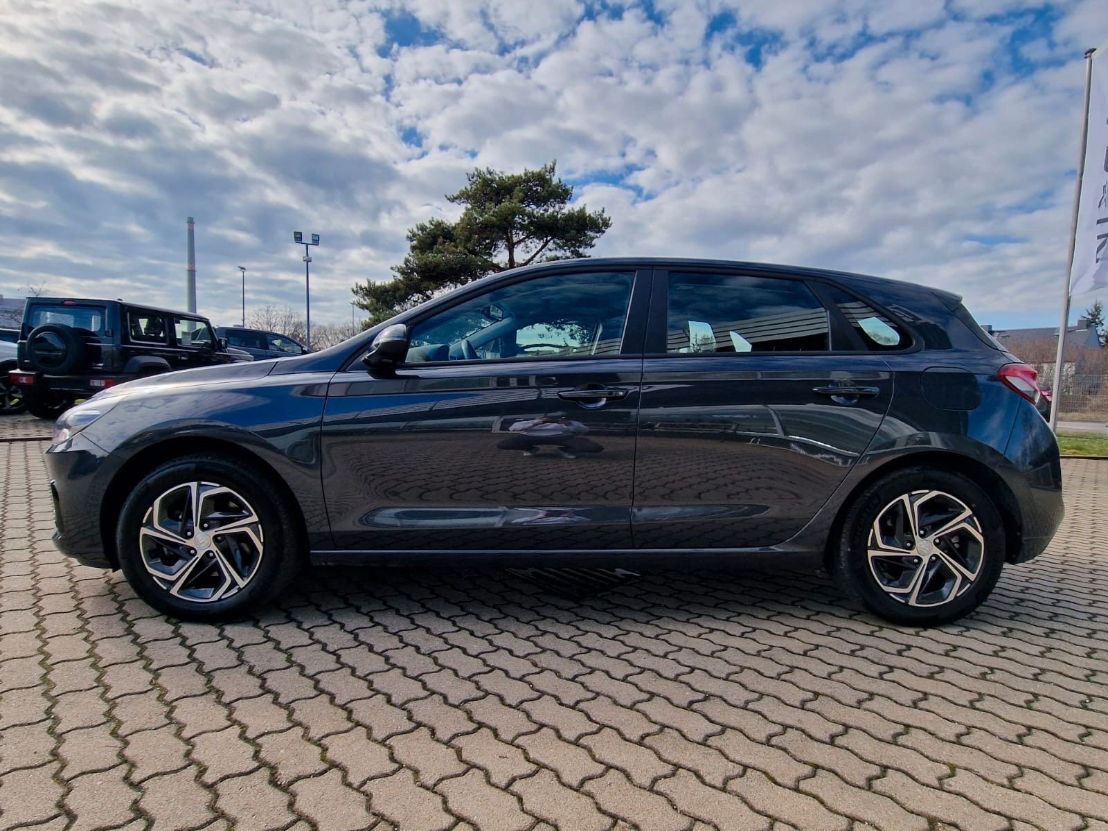 Fahrzeugabbildung Hyundai i30 1.0 T-GDI Trend Li. SHZ+CAM+KEYLESS