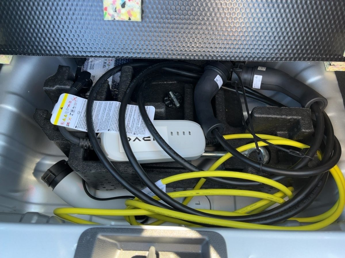 Fahrzeugabbildung Dacia Spring Essential ELECTRIC 45 incl. Schukolkabel - mit KI generiert/bearbeitet