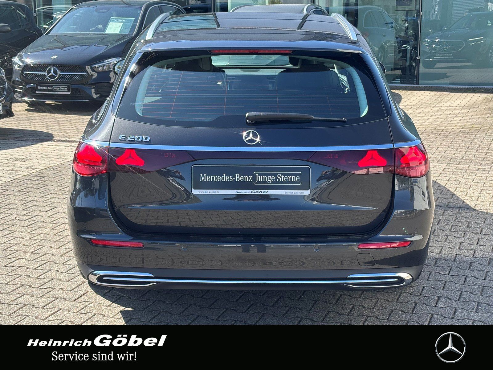 Fahrzeugabbildung Mercedes-Benz E 200 T AVANTGARDE*AHK*MEMORY*DIGITAL-L*360°KAM