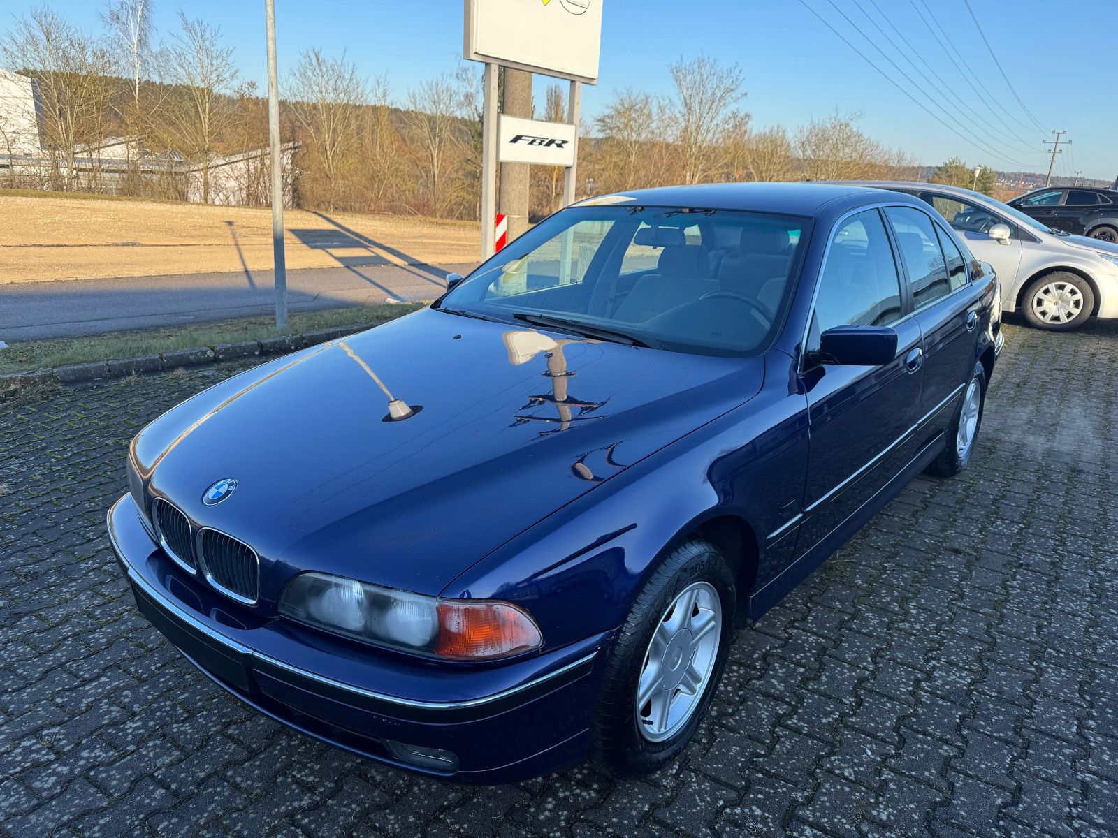 Fahrzeugabbildung BMW 520i