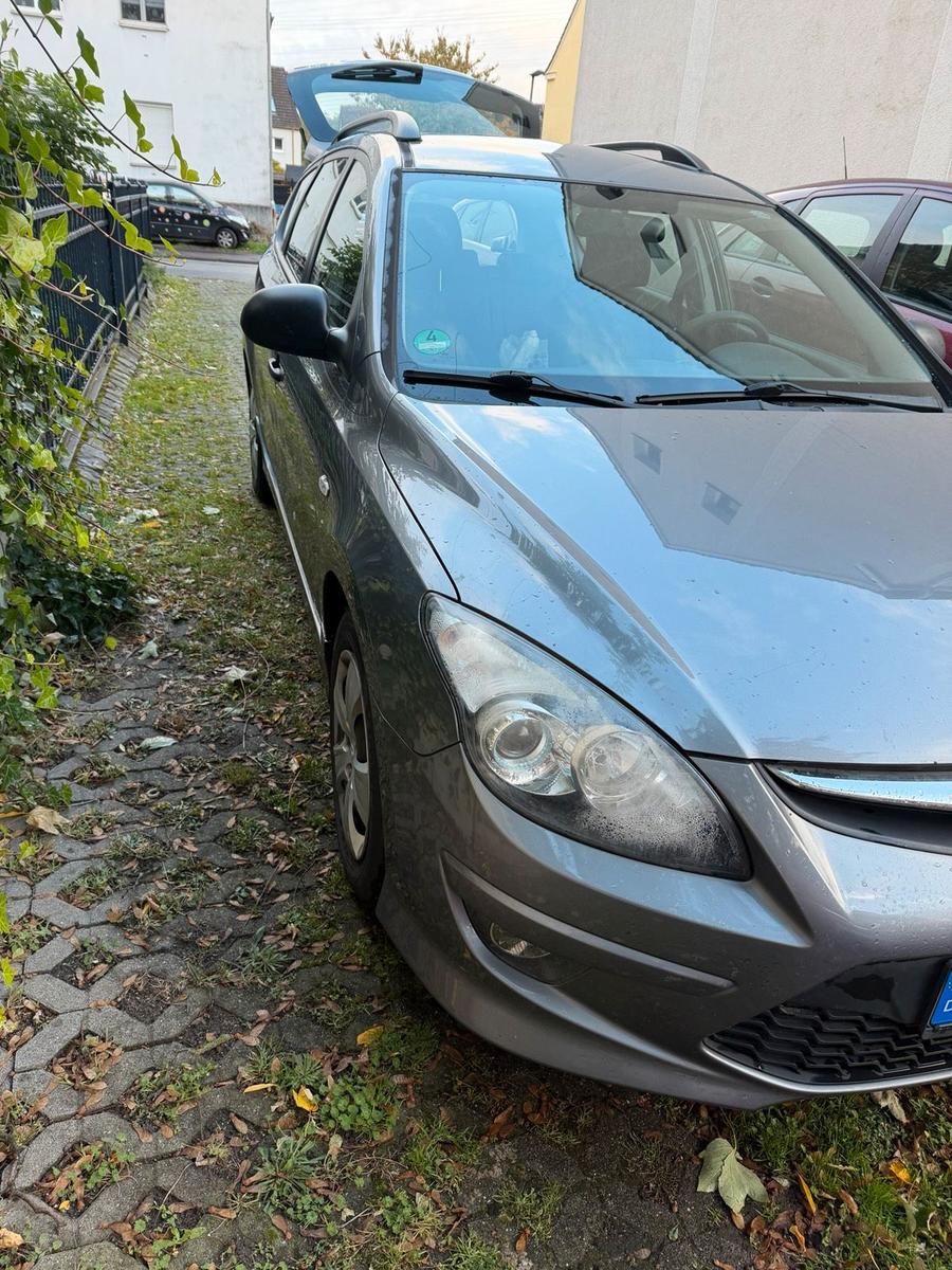 Hyundai i30 2012 — салон