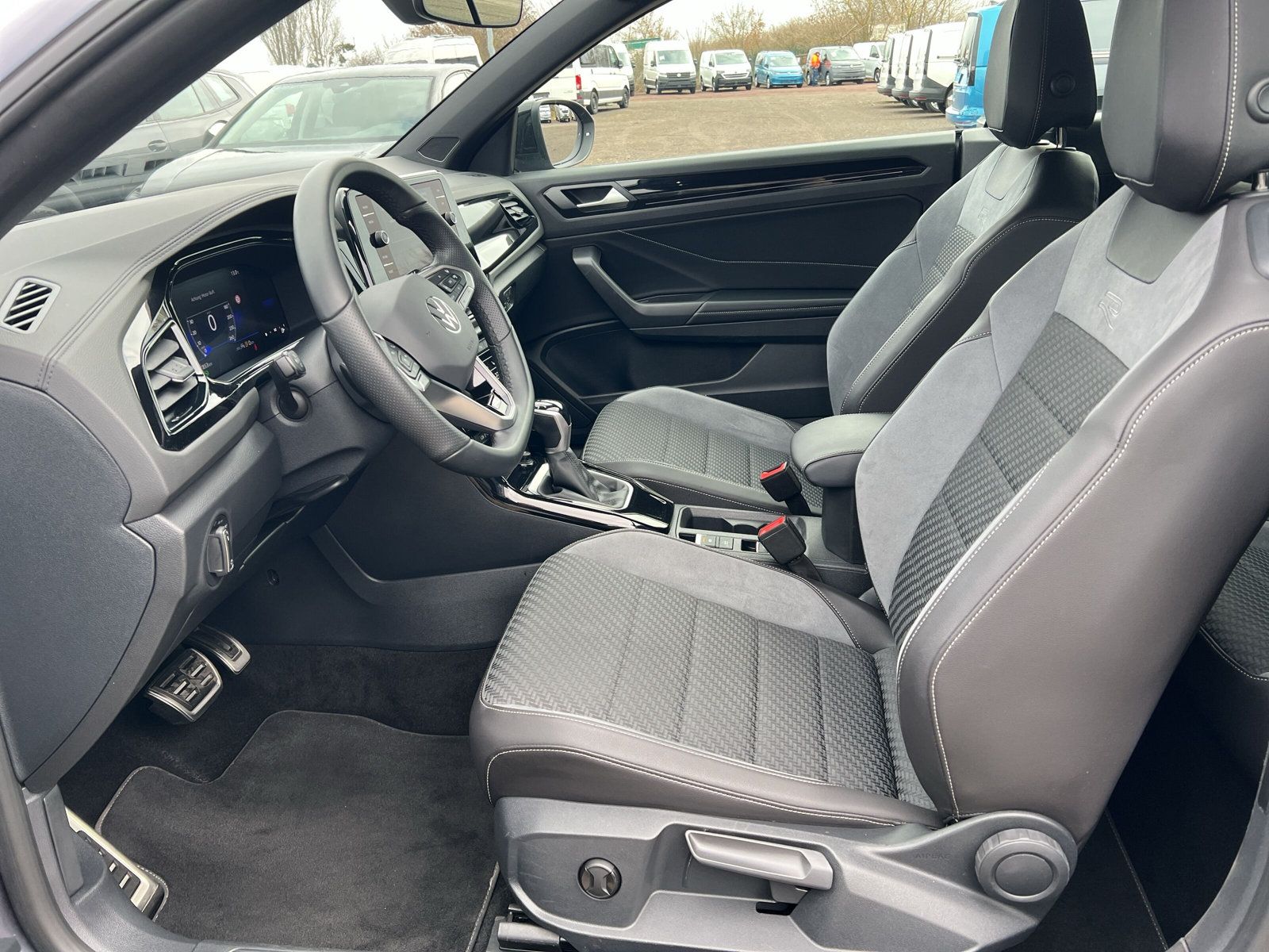 Volkswagen T-Roc - Bild 12