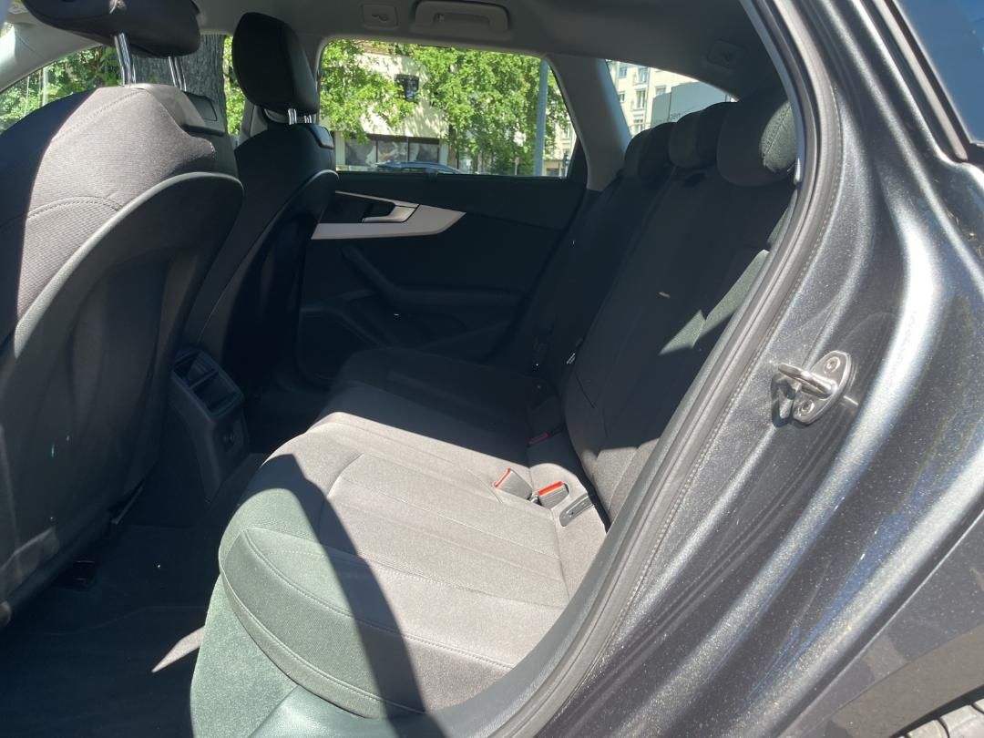 Fahrzeugabbildung Audi A4 Avant S line 35 TFSI S-tronic Stadt Tour Busi
